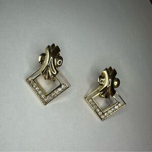 Beautiful Gold Tone Geometric Clip On Earrings